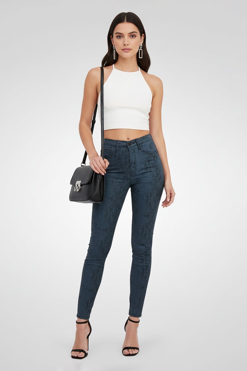 GUESS بنطلون جلد مزخرف ضيق للنساء، أسود - Image 1